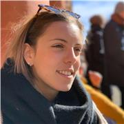 Laureata in Lettere classiche impartisce lezioni di Italiano, Latino e Greco antico